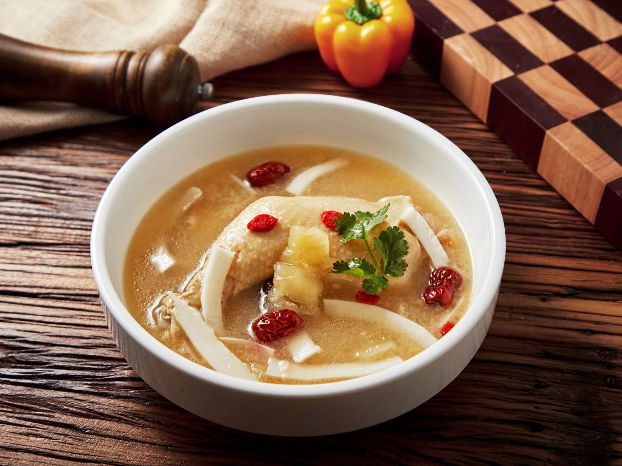 花膠椰子雞湯